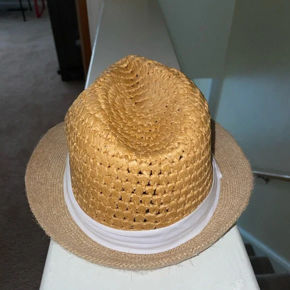 Women’s Hat - Picture 6 of 8